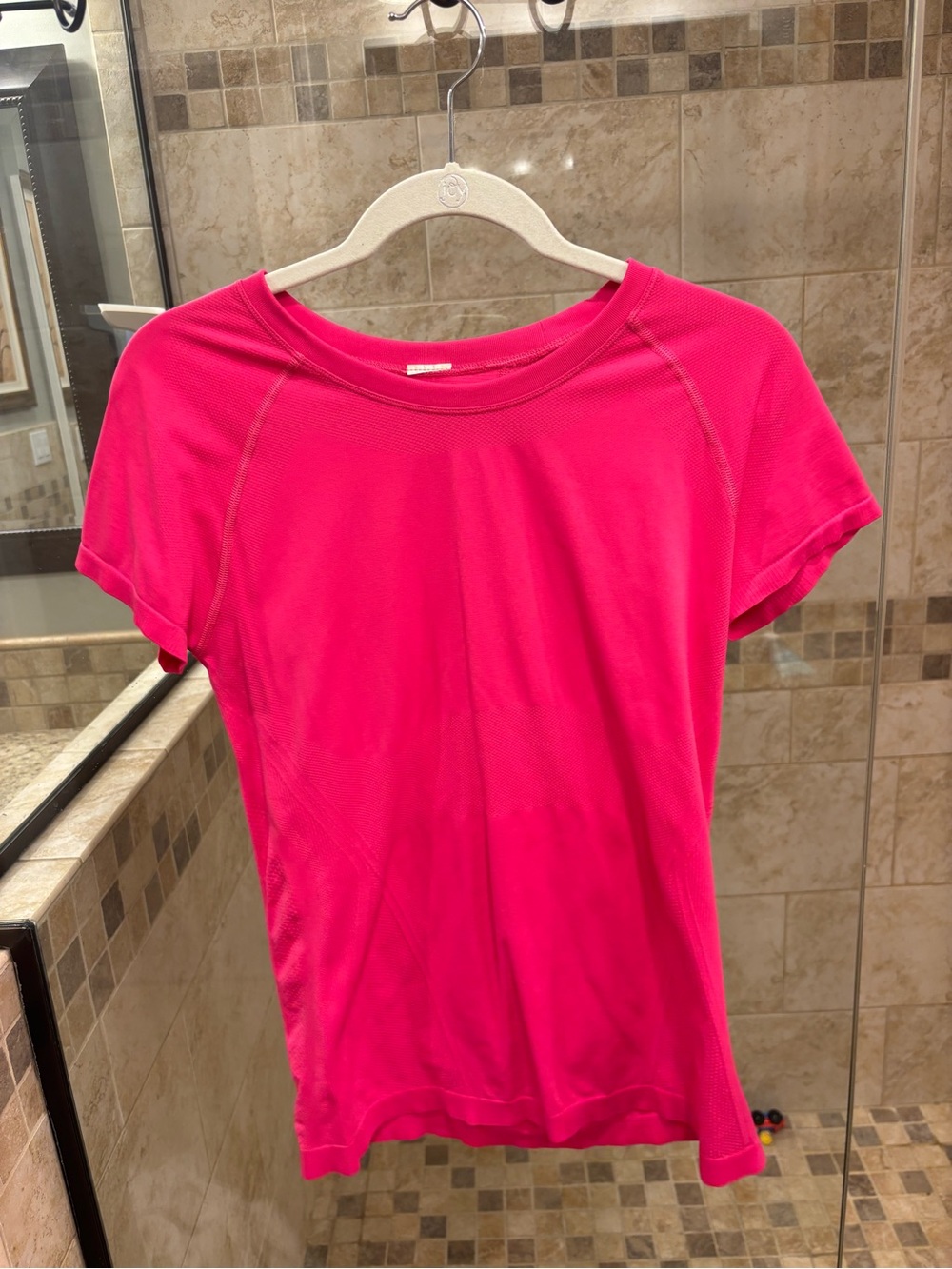 Women’s Athleta Momentum Flex Tee in Hot Pink